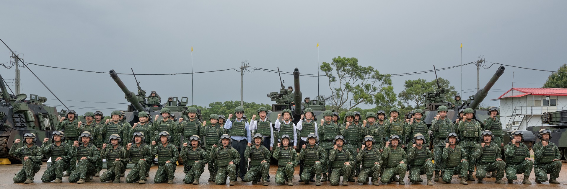 賴總統視導M1A2T新式戰車換裝訓練　強調政府會做國軍後盾